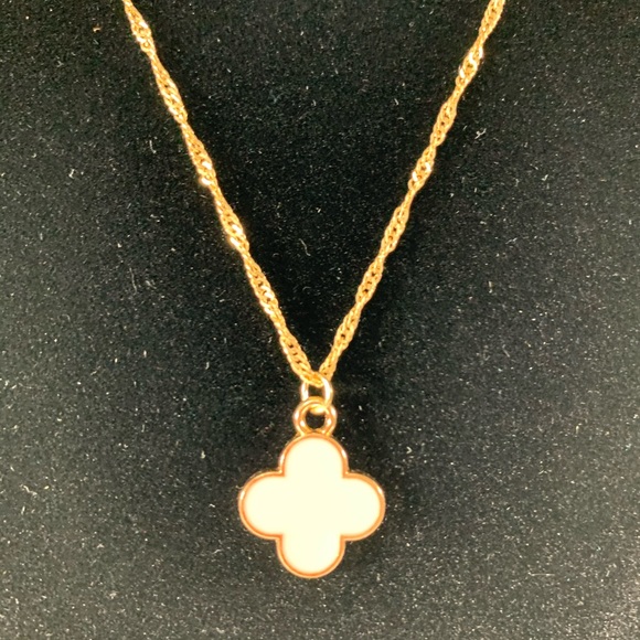 Necklace Goldtone Twisted Chain White Enamel Drop - Picture 2 of 4